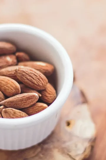 taza con nueces