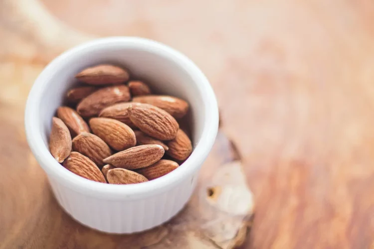 taza con nueces